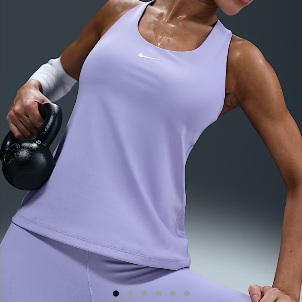 **NWOT** Nike Swoosh Tank w Bra